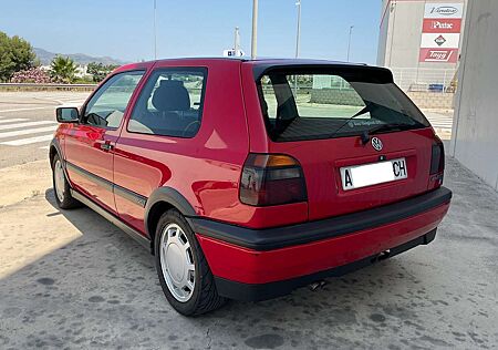 VW Golf GTI Volkswagen Golf 2.0 GTI