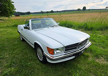 Mercedes-Benz SL 560