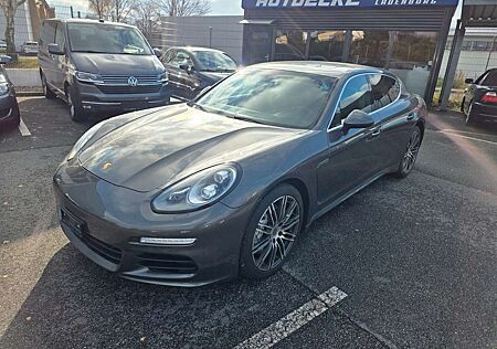 Porsche Panamera 4 S