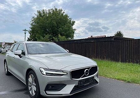 Volvo V60 Momentum Pro"AUTOMATIK"NAVI"EURO6"