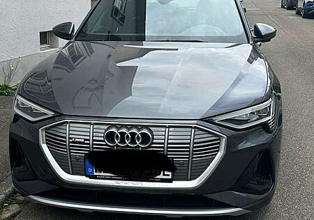 Audi e-tron 50 quattro S line