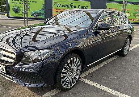 Mercedes-Benz E 400 4Matic fast Vollausstattung/HeadUp/AirMatic