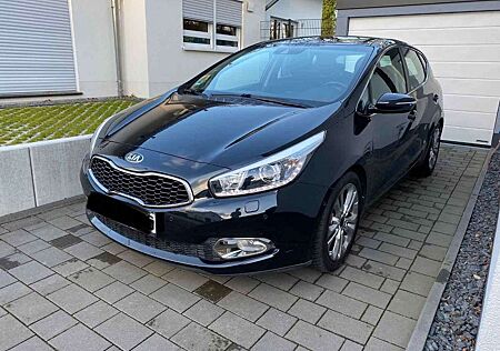 Kia Cee'd Ceed / 1.6 GDI DCT Spirit