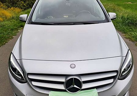 Mercedes-Benz B 220 CDI / d 246 Van 5 d Urban Score (1313/EWA)