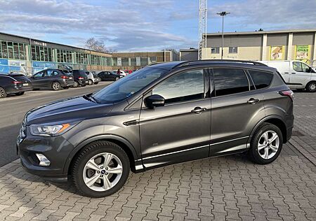 Ford Kuga 2.0 TDCi 4x4 ST-Line