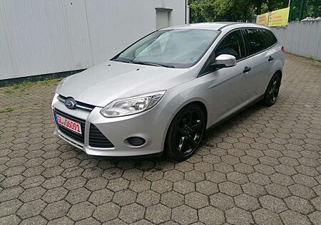 Ford Focus Turnier 1.0 Inspektion Zahnriemen HU : neu!