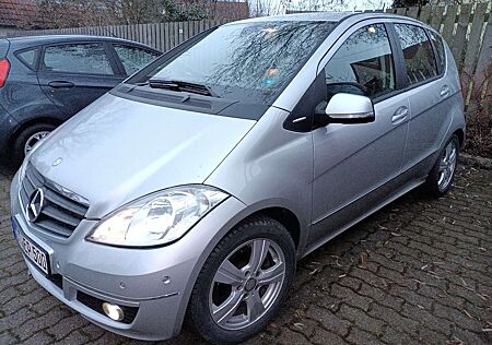 Mercedes-Benz A 180 2JAHR GARANTIE*Avantgarde*Automatik*AHK*TÜV NEU