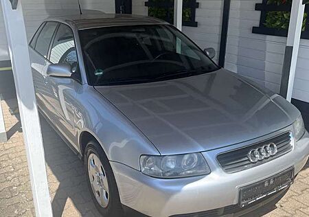 Audi A3 1.6 Attraction