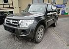 Mitsubishi Pajero 3.2 DI-D 200PS 7 Sitze+5 türig+AHK