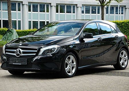 Mercedes-Benz A 250 BlueEfficiency Urban|1.HAND|ILS|LEDER|PDC
