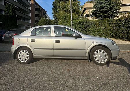 Opel Astra 1.6