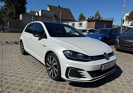 VW Golf GTE Volkswagen VII Lim. *Vollleder*Navi*Schiebedach*
