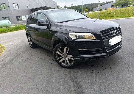 Audi Q7 3.0 TDI DPF quattro tiptronic