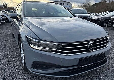 VW Passat Variant Volkswagen 2.0 TDI *PDCHI+VO+KAMERA*SHZ*NAVI