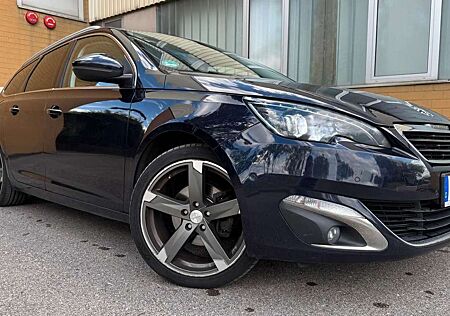 Peugeot 308 HDi+ PANO+NAVI+TÜV+GARANTIE+ANHÄNG+PARKS