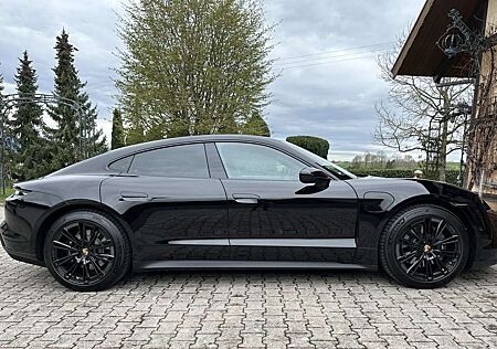 Porsche Taycan All Black