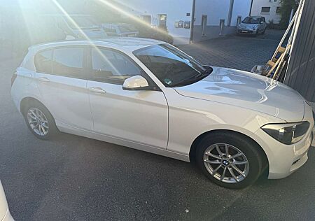 BMW 116 i Klima Sitzheizung Tempomat Sportpaket Alu