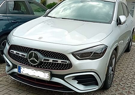 Mercedes-Benz GLA 180 7G-DCT AMG Line