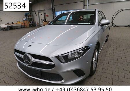 Mercedes-Benz A 200 Style LED Leder Distr+ DigTacho AHK SitzHz