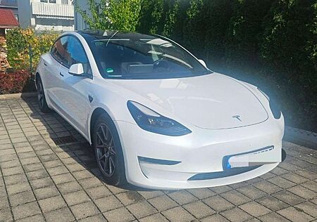 Tesla Model 3 Langstreckenbatt. Allradantrieb Dual Motor