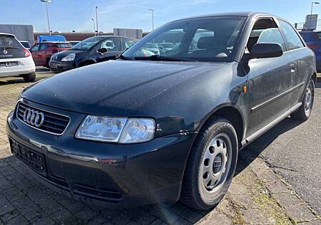 Audi A3 1.6 Ambiente KLIMA