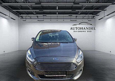 Ford S-Max Titanium