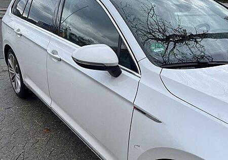 VW Passat Variant Volkswagen 2.0 TDI SCR 4Motion DSG (BMT) Highline