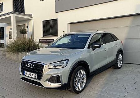 Audi Q2 5J.Garantie,LED,AHK,Parkpilot,Keyless,RFK,el.HK