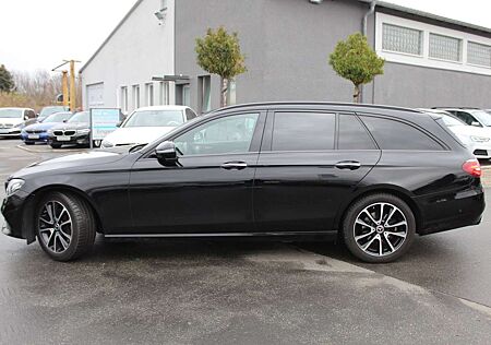 Mercedes-Benz E 300 d T-Mod.+Burmester+Panoramad.+NIGHT Paket+ACC+