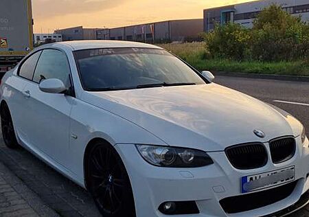 BMW 325i 325 Coupe M-Paket ab Werk Innen/Außen