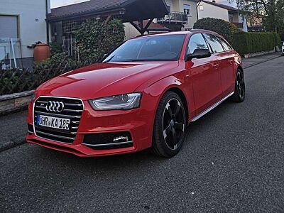 Audi A4 Avant 2.0 TDI DPF clean diesel S line Sportpaket