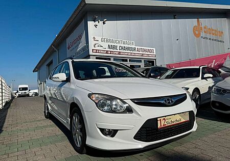 Hyundai i30 CW 1.6 CRDi 66 kW FIFA WM Edition