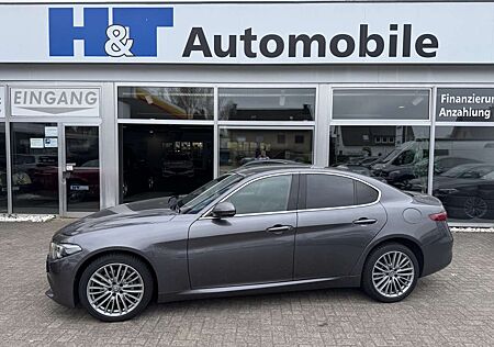 Alfa Romeo Giulia Bi-Xenon Kamera ACC Pano