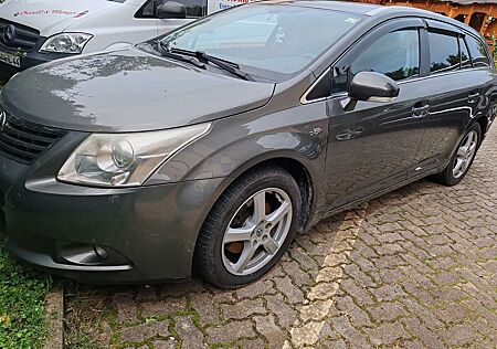 Toyota Avensis Combi 2.2 D-4D Automatik Executive