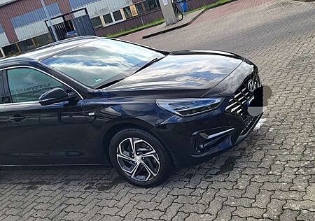 Hyundai i30 i. 30 Kombilimousine Mild Hybrid