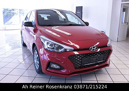 Hyundai i20 Alu Navi Kamera DAB Radio - Panoramadach TOP