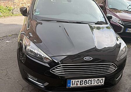 Ford Focus Turnier 1.5 TDCi DPF Start Stopp Titanium