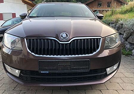 Skoda Octavia Combi 1.6 TDI TÜV/AU 11.2026