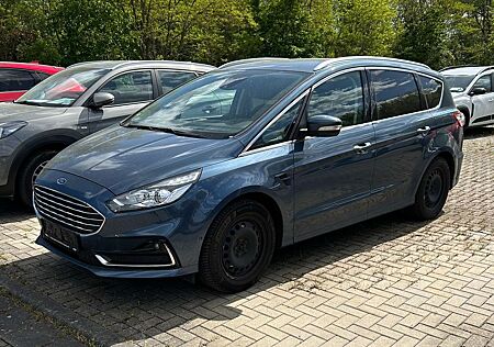 Ford S-Max Titanium
