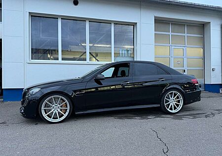 Mercedes-Benz E 63 AMG S 4Matic/driversPak./ 20 Zoll/unfallfrei/deutsch.f