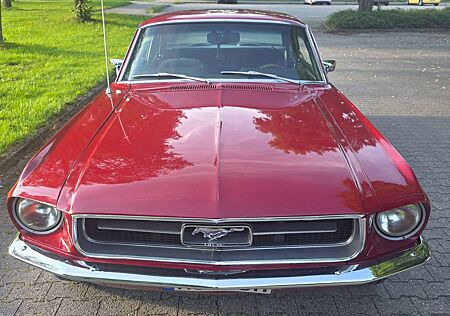 Ford Mustang V8, 4. Hand, 3Punktgurt