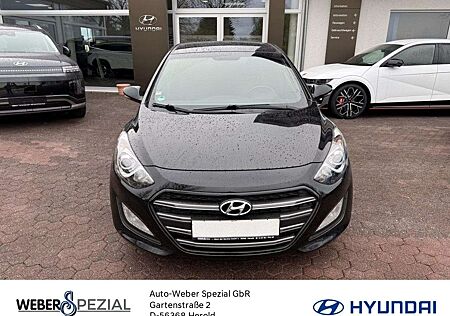 Hyundai i30 gebraucht kaufen Hyundai i30 FL 5-Türer 1.6 CRDi 110PS M/T Sonderedition Pa