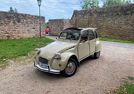 Citroën 2 CV Citroen 2CV 4 Sammlerzustand Ente TÜV NEU Oldtimer