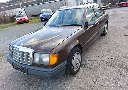 Mercedes-Benz E 230 E-Klasse Automatik Schiebedach