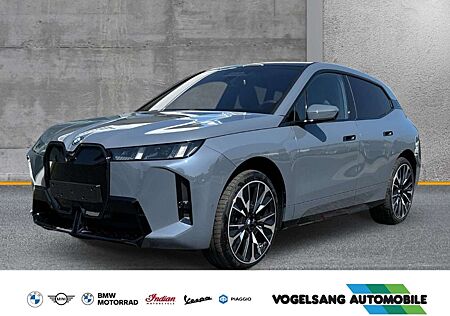 BMW iX 60 M Sport Park-Assistent Sportpaket HUD Luftfeder