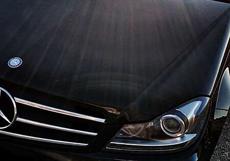 Mercedes-Benz C 220 C220 CDI DPF (BlueEFFICIENCY) 7G-TRONIC Avantgarde