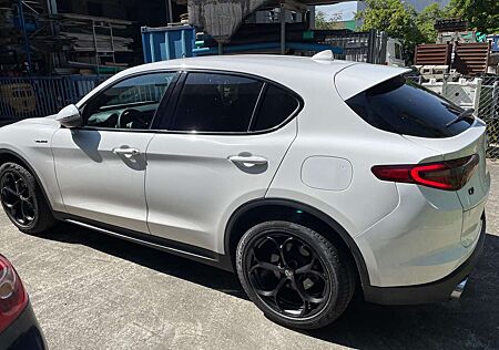 Alfa Romeo Stelvio 2.0 Turbo 16V AT8-Q4 First Edition