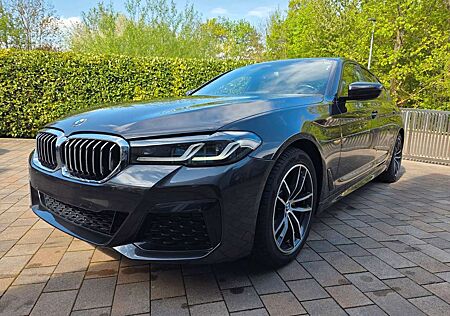 BMW 520 d Leder LivePR HUD GSHD Hifi Memo KomSitz 1Hd