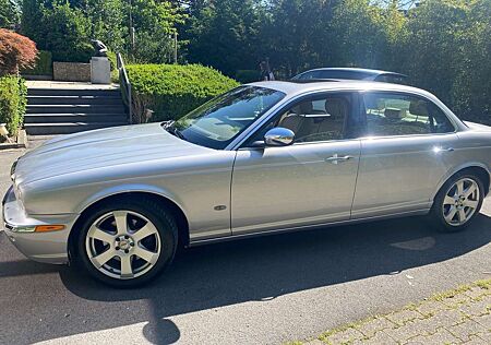Jaguar XJ8 4.2 Liter Sovereign