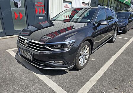VW Passat Variant Volkswagen 2.0 TDI SCR DSG Elegance